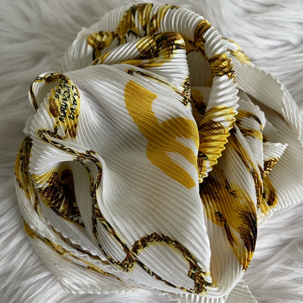 Chanel 31 Rue Cambon Silk Scarf. - Picture 7 of 16